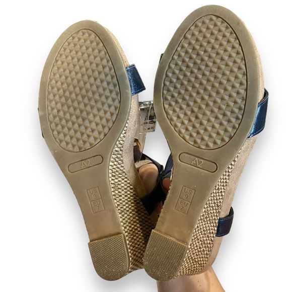 A2 Aerosoles | Navy T Strap Wedge Buckle Sandals | Size 9 - Picture 9 of 11